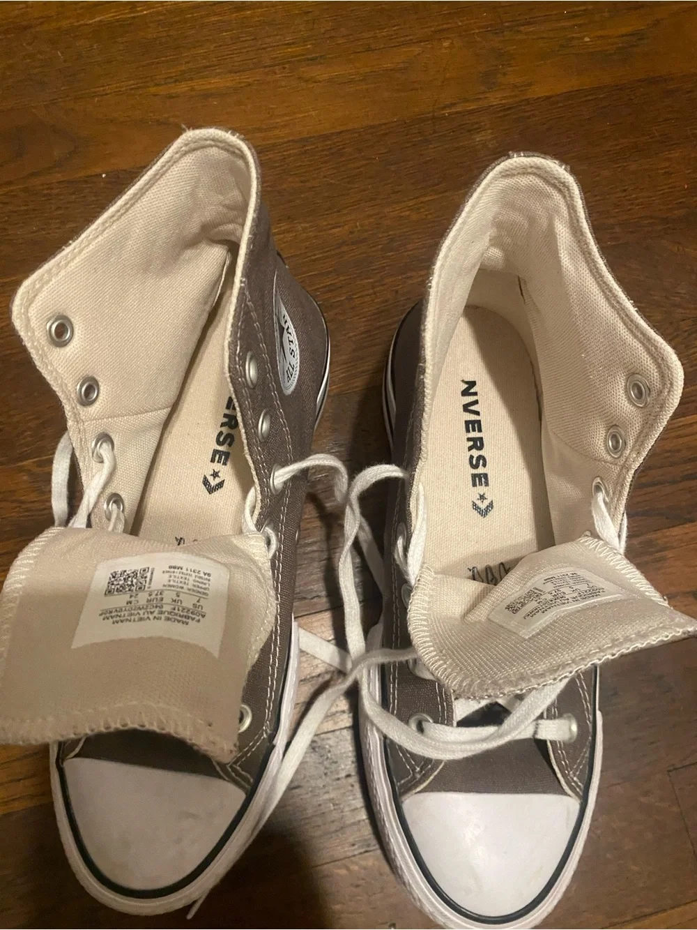 Converse High Top Sneakers in gray and White - Picture 2 of 7
